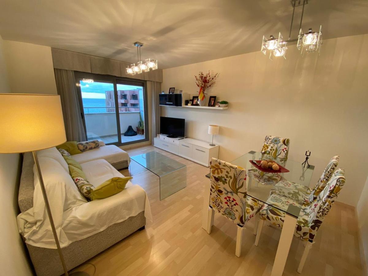 Apartamento ÁTICO FRENTE AL MAR PLAYA y PISCINA *